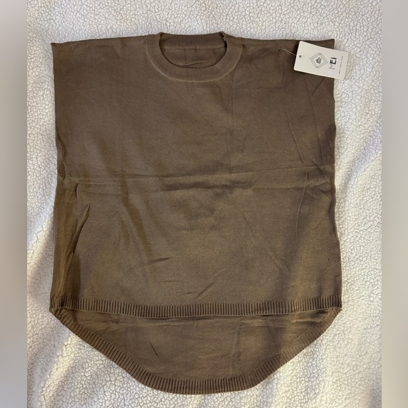 Co-ord knit like material top and skirt set - Picture 4 of 10